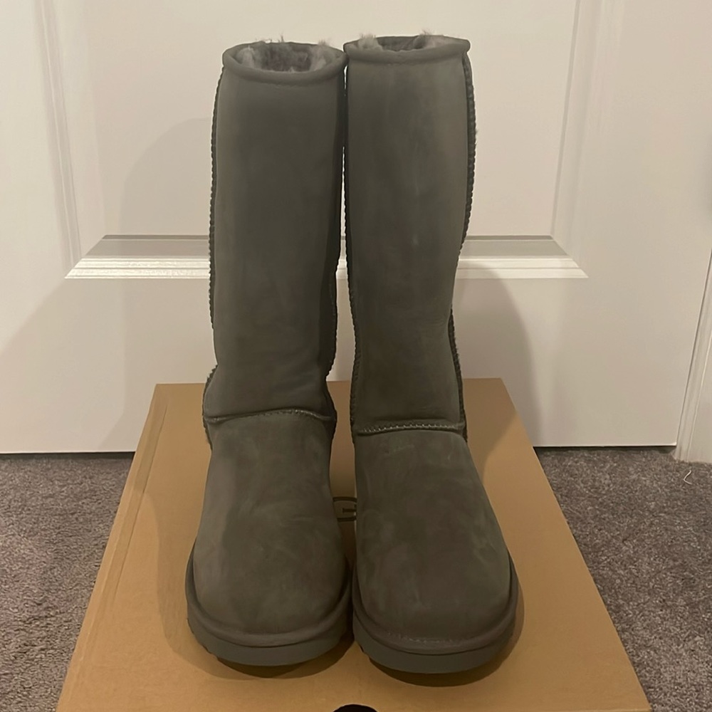 Size 10 Gray Ugg Boots